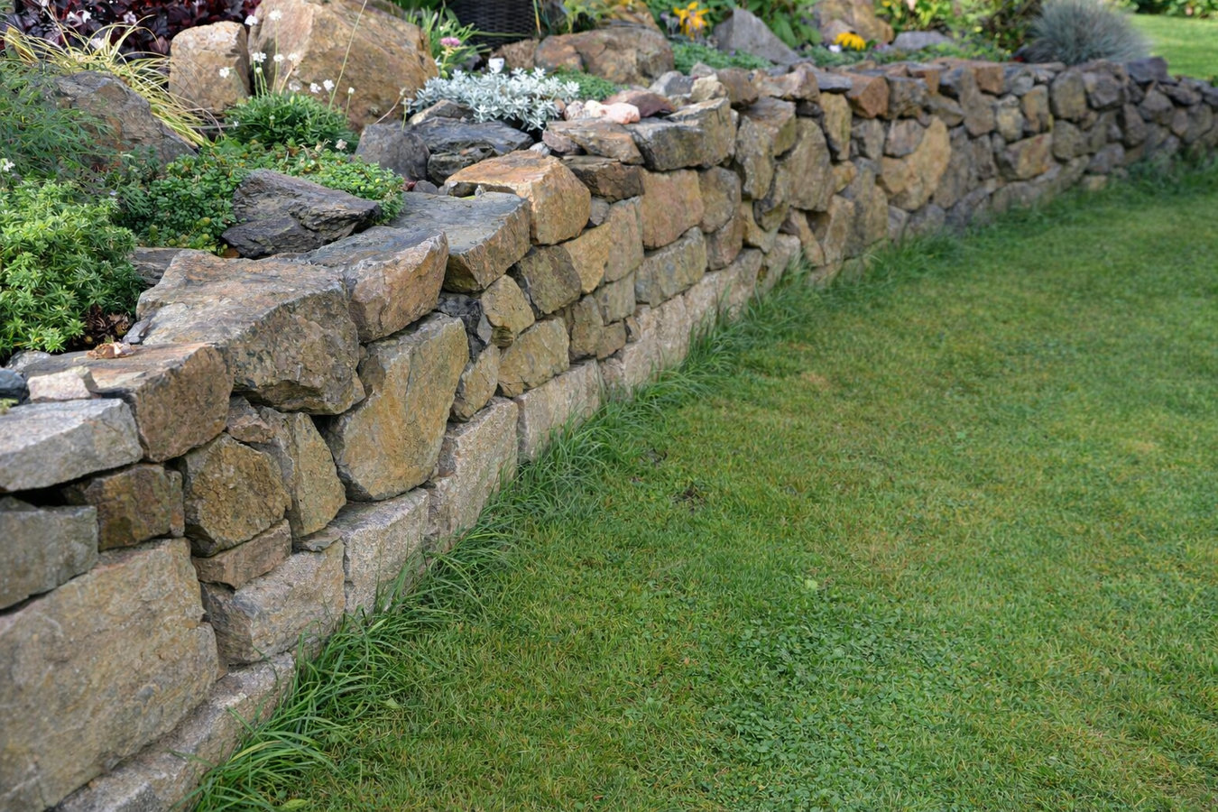 Stone masonry in Apple Valley, CA